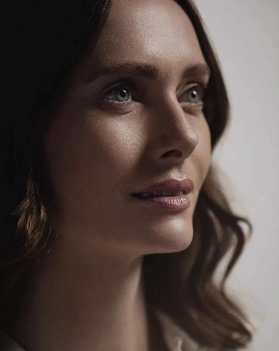 A collagen-rich diet, for example, can delay the appearance of wrinkles. This supportive fibre in the dermis plays an important role in toned skin.