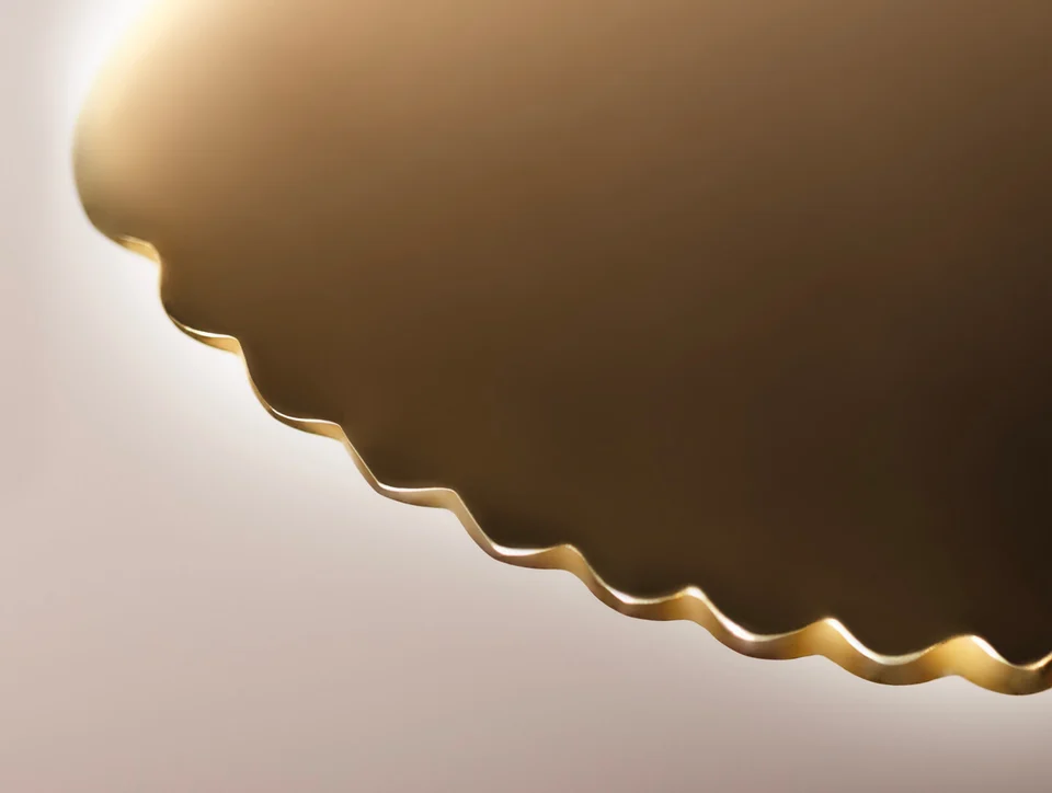 Sisleÿa L’Intégral Anti-âge anti-aging massage with the Sisley Ginkgo Gua Sha