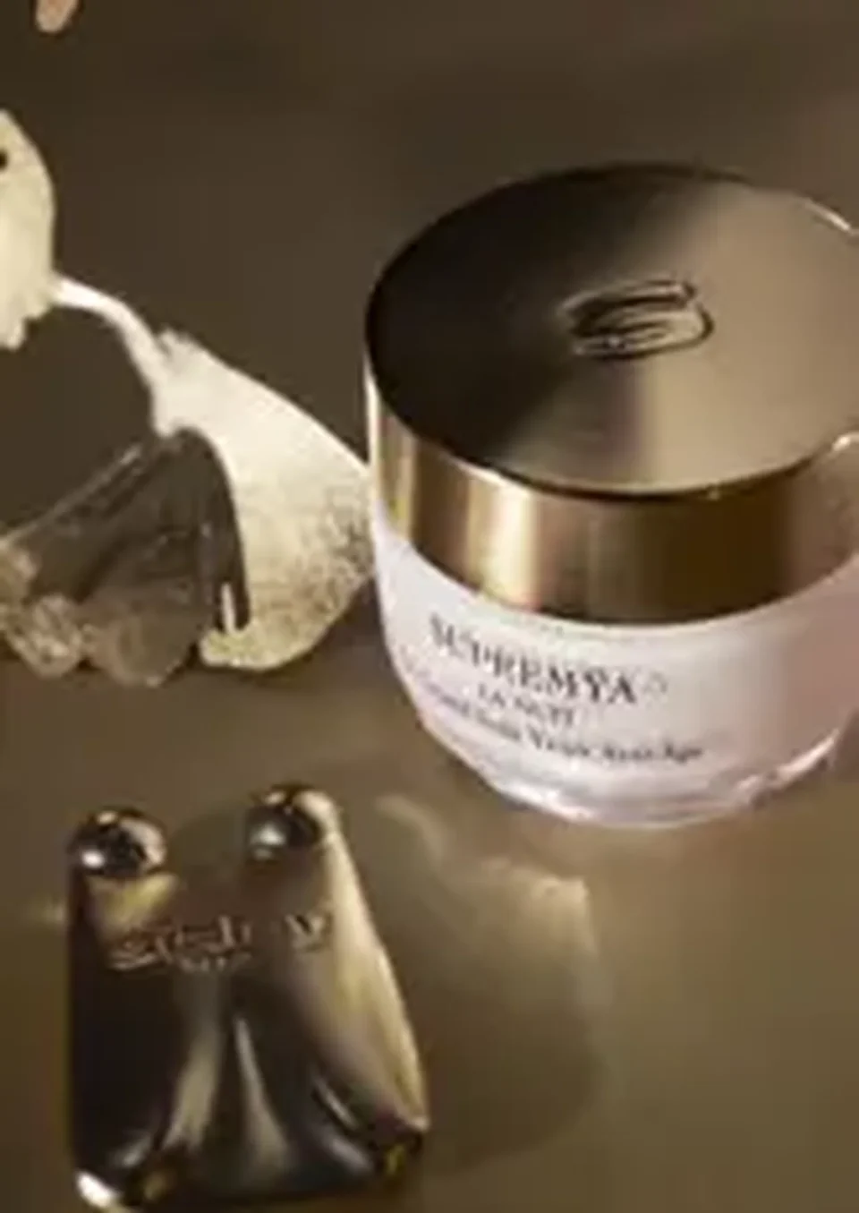 Supremÿa The Supreme Anti-Ageing Eye Cream and zamak massage tool