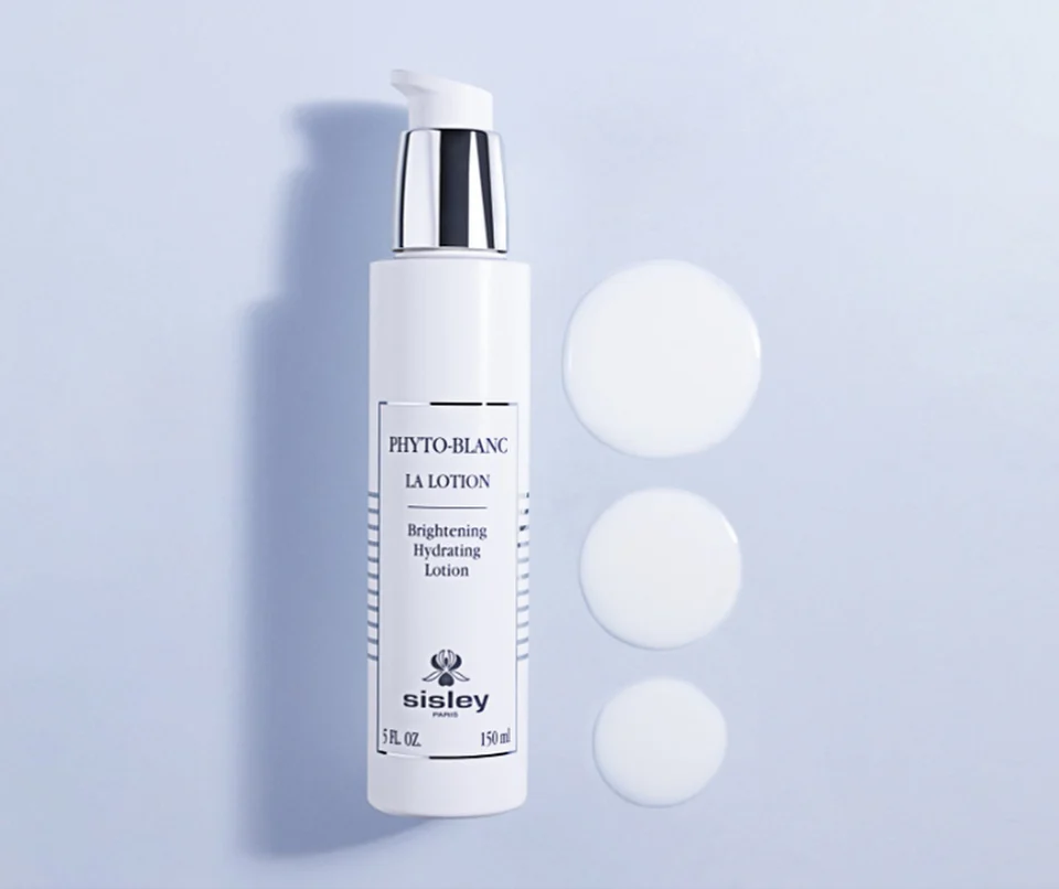 Phyto-Blanc Brightening Hydrating Lotion is an essential step for preparing skin and making it more receptive to the benefits of the products in the ritual.