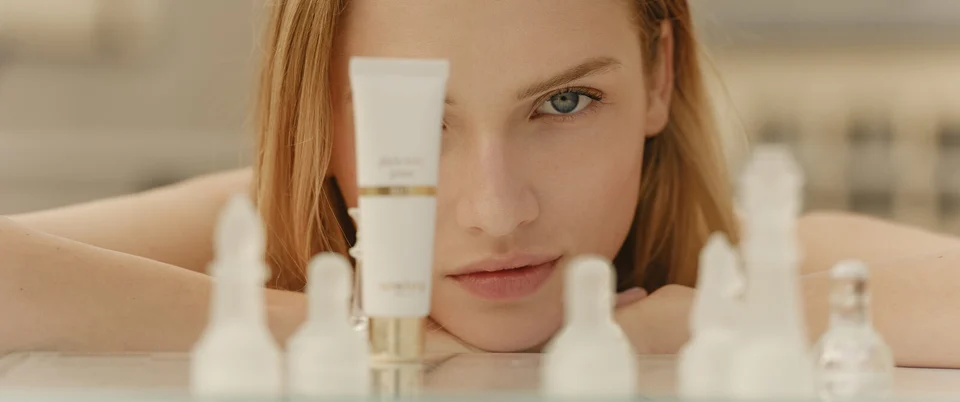 sisley primers contest model 