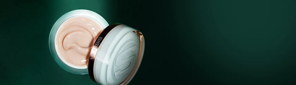 Sisleÿa L'Intégral Anti-Âge’s new lightweight texture