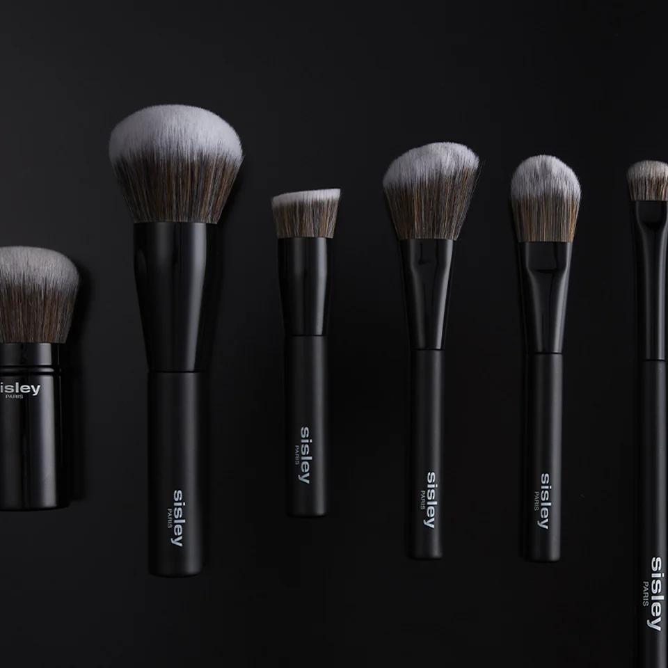 Which makeup brushes should I use?