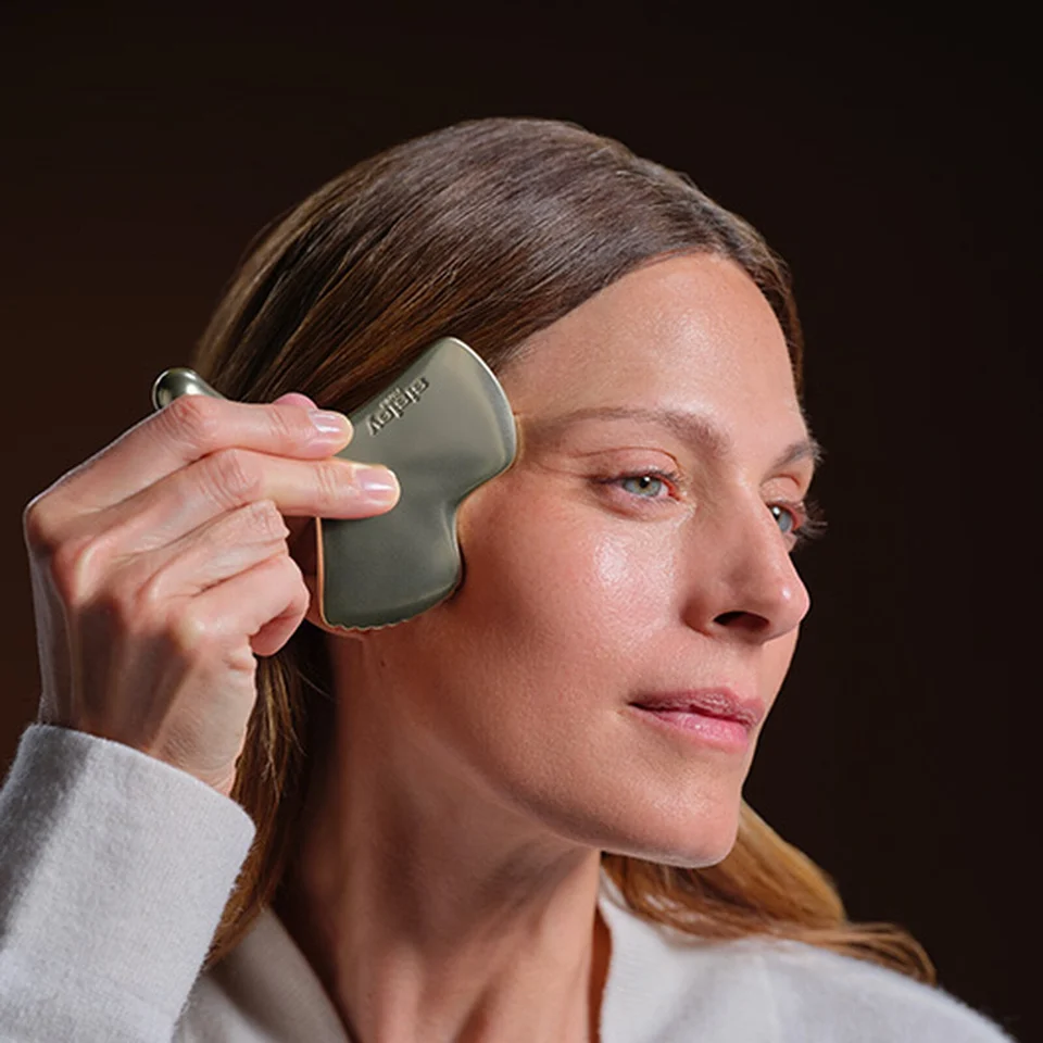 The Gingko Gua Sha: the new beauty routine must-have
