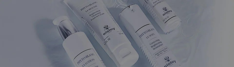 Phyto-Blanc: innovative and ultra-effective products that perfectly complement one another to brighten and correct the appearance of dark spots, rebalance colour harmony, protect and enhance skin.