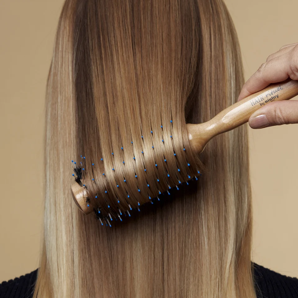 The Blow-Dry Brush N°2
