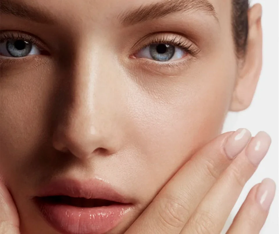 Combating shiny skin and imperfections - Sisley Paris