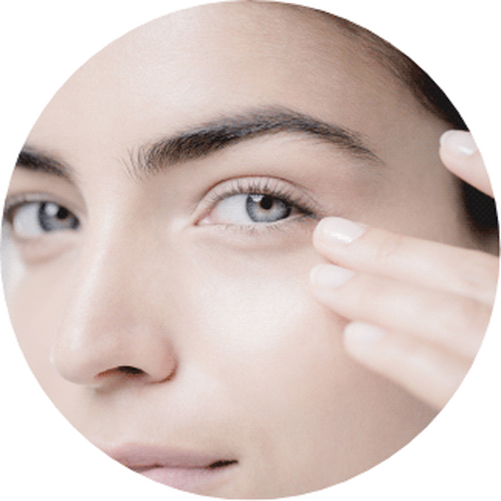 Because it is very thin and drier than the rest of the face, the eye contour area needs to be moisturised with specific products, such as antioxidant eye contour creams.