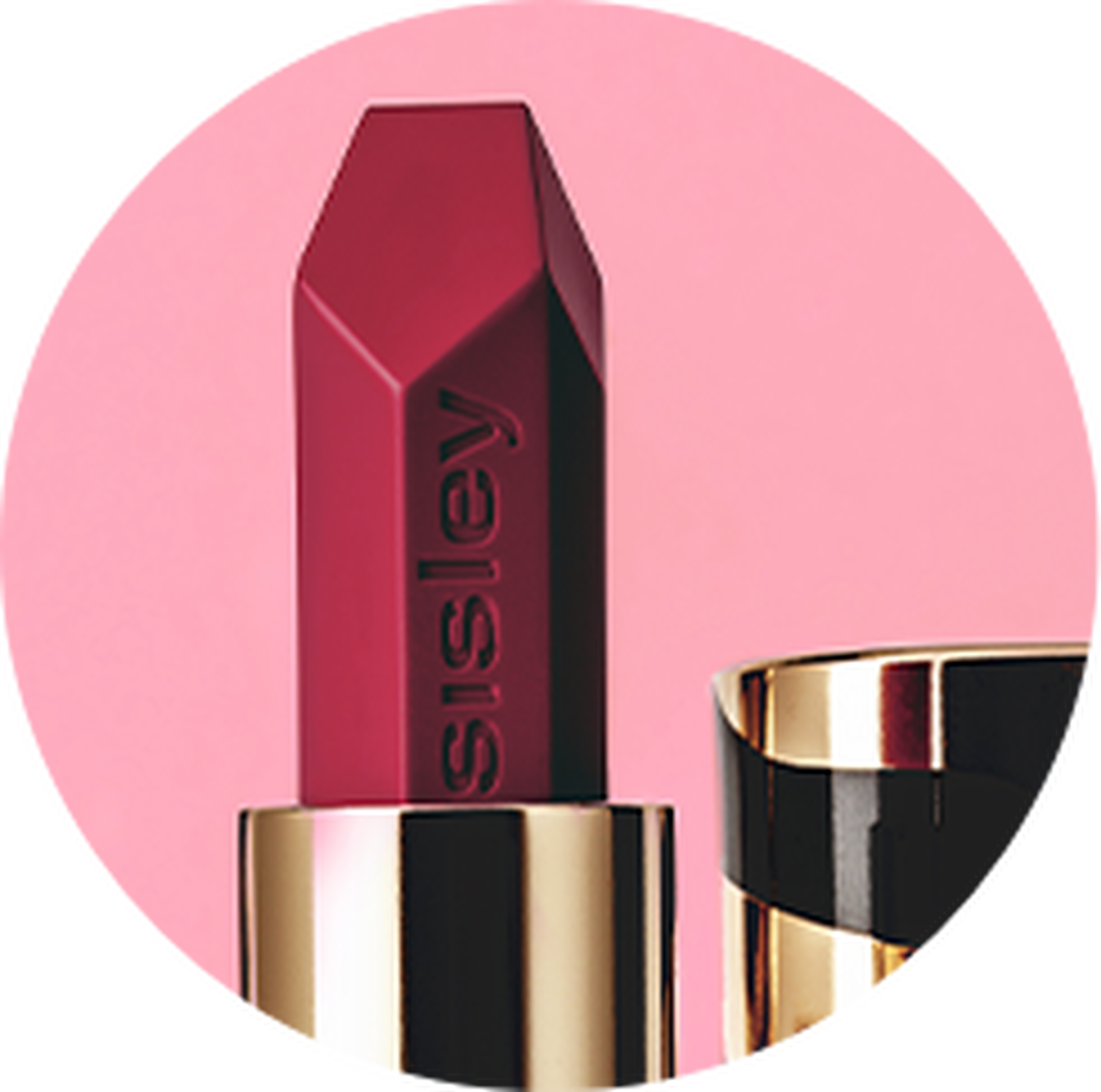 When applying your lip makeup, use expert products that combine color results with lip care.