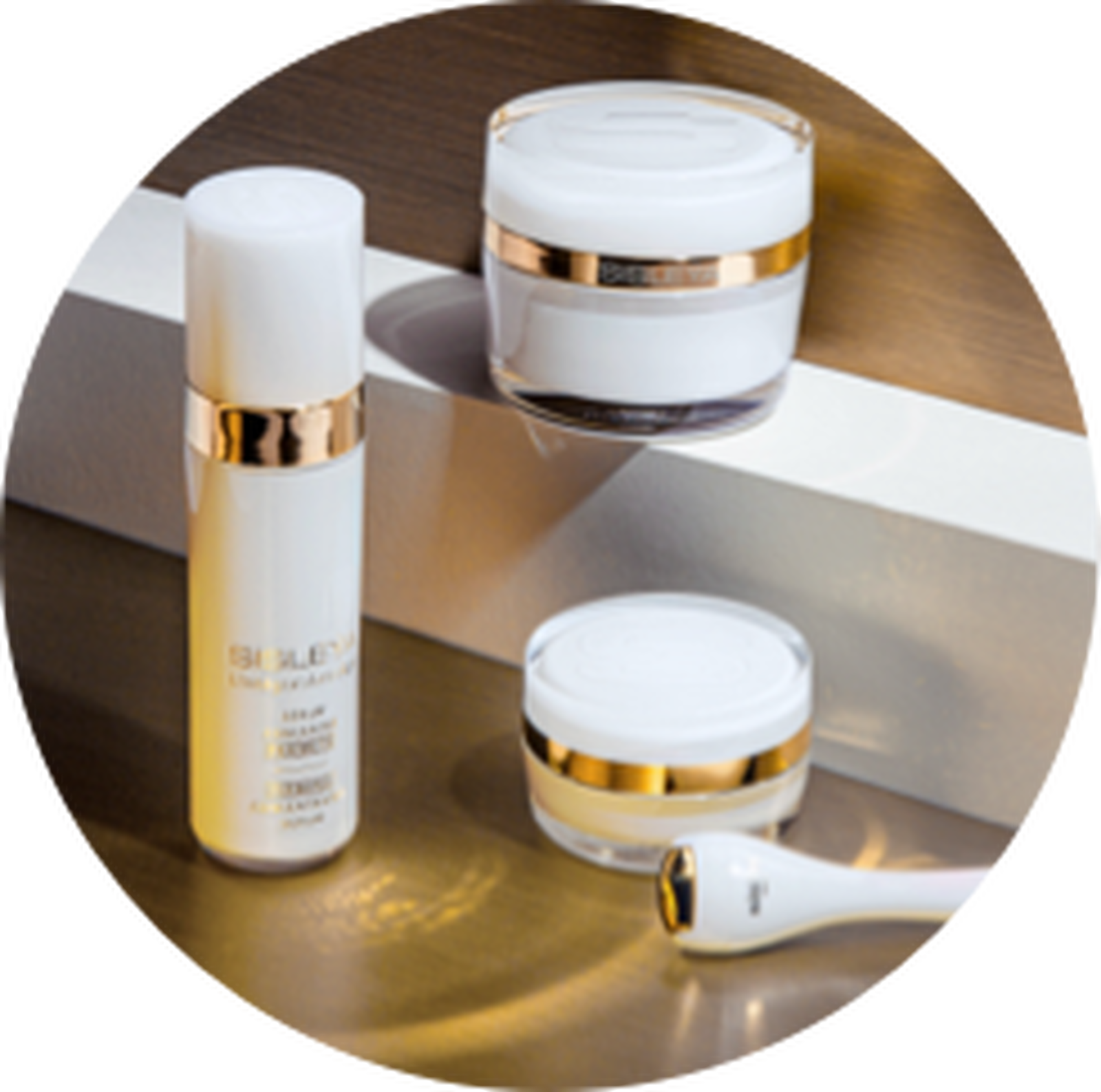 Once the signs of aging have become established, you need to use the right skincare to reduce the appearance of wrinkles while ensuring skin is moisturized, glowy and bouncy.